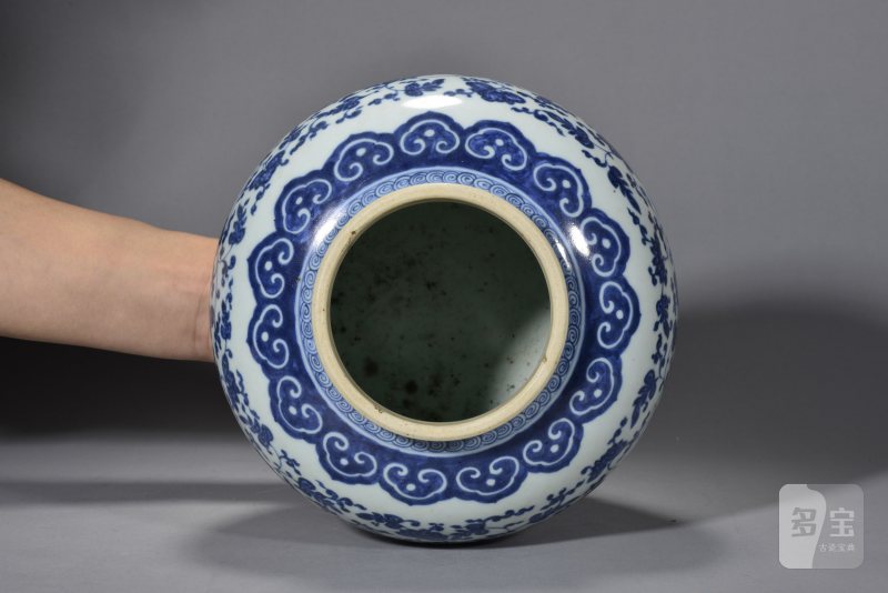 清乾隆 青花缠枝花卉纹太白罐 - 图4